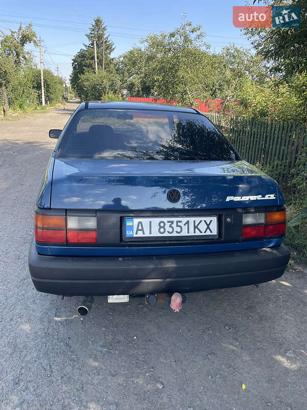 Седан Volkswagen Passat 1988 в Гайвороне