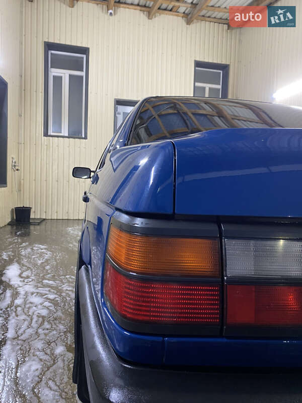 Седан Volkswagen Passat 1988 в Гайвороне