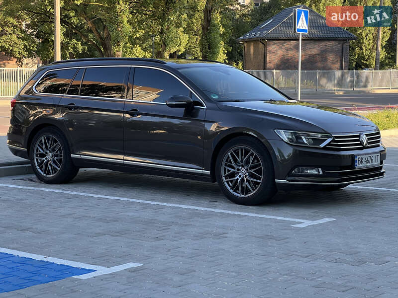 Универсал Volkswagen Passat 2015 в Киеве