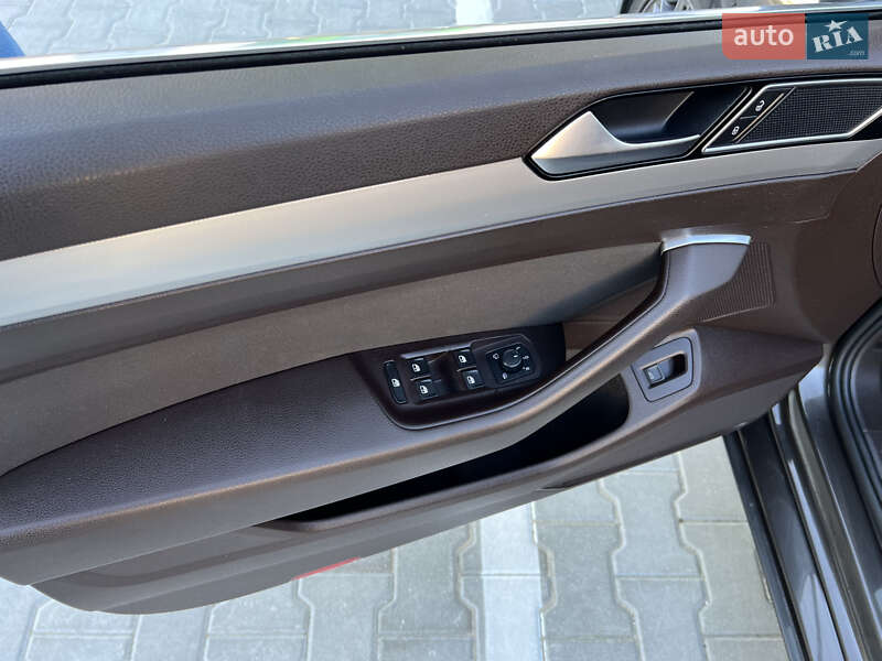 Универсал Volkswagen Passat 2015 в Киеве