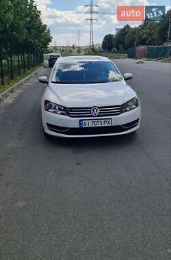 Седан Volkswagen Passat 2012 в Ирпене
