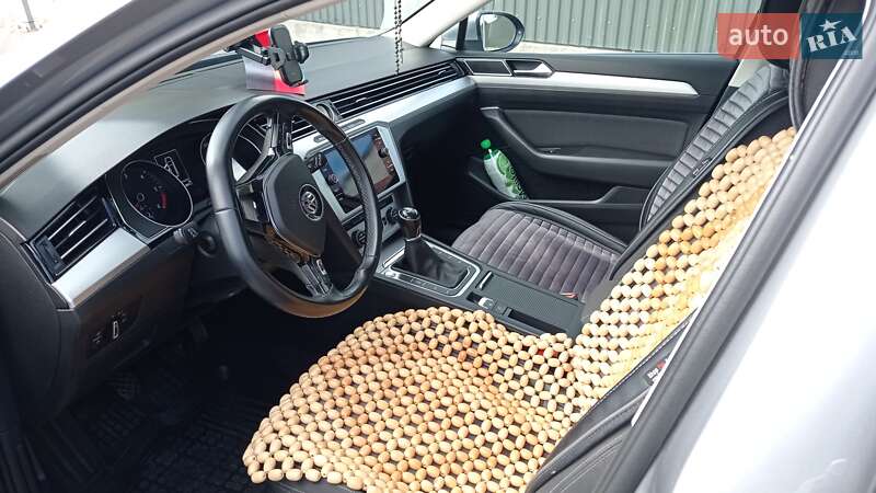 Універсал Volkswagen Passat 2017 в Львові