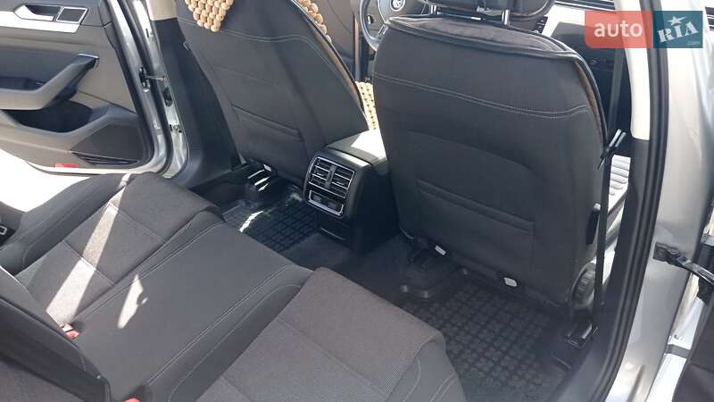 Універсал Volkswagen Passat 2017 в Львові