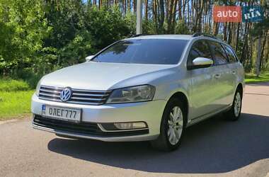 Універсал Volkswagen Passat 2013 в Житомирі
