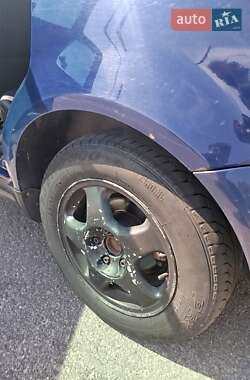 Универсал Volkswagen Passat 2004 в  фото 37 Универсал Volkswagen Passat 2004 в