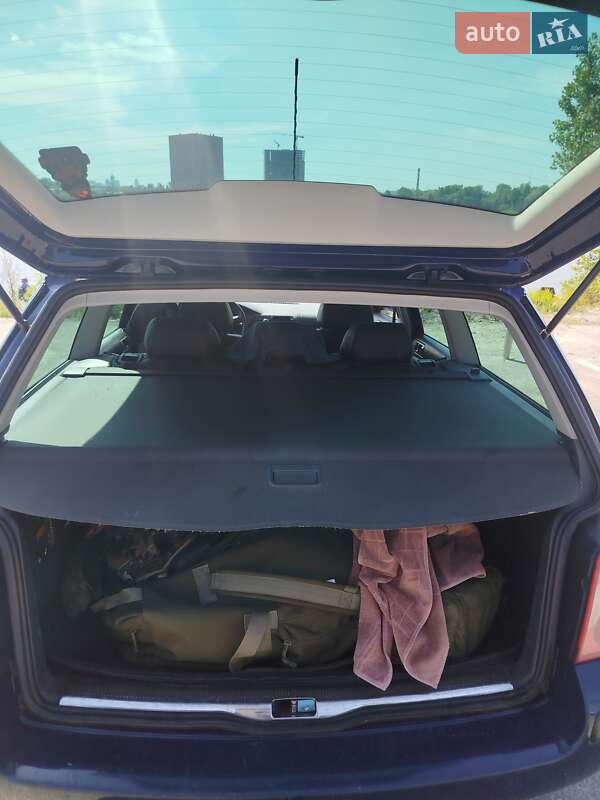 Універсал Volkswagen Passat 2004 в Овручі