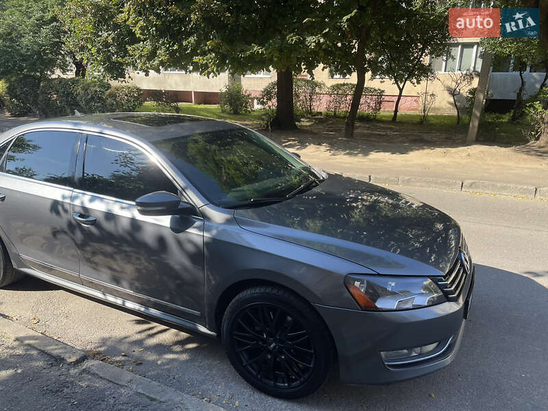Седан Volkswagen Passat 2013 в Львове