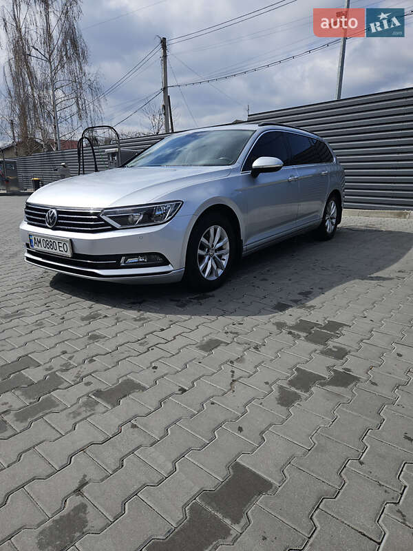 Универсал Volkswagen Passat 2016 в Житомире