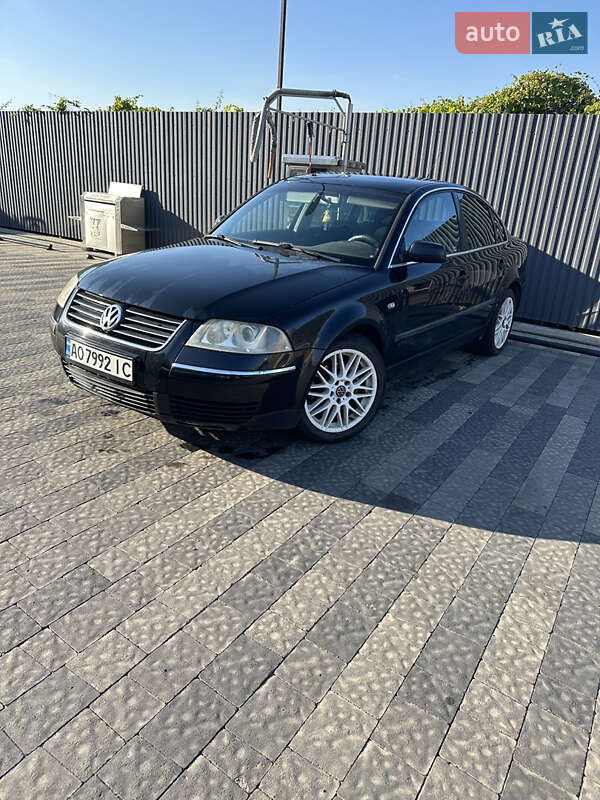 Седан Volkswagen Passat 2001 в Ужгороді