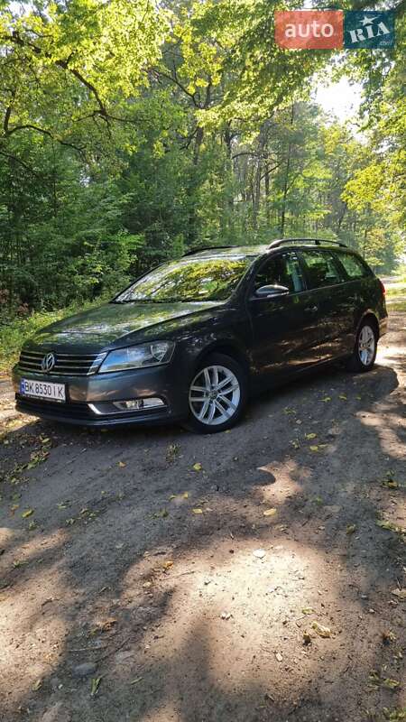 Универсал Volkswagen Passat 2014 в Луцке фото 10 Универсал Volkswagen Passat 2014 в Луцке
