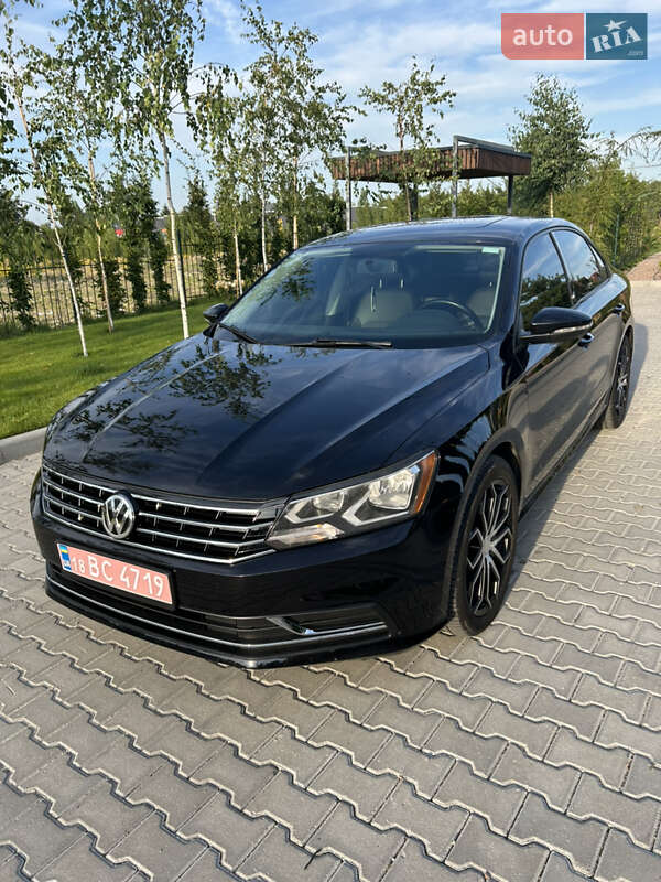 Седан Volkswagen Passat 2019 в Ровно
