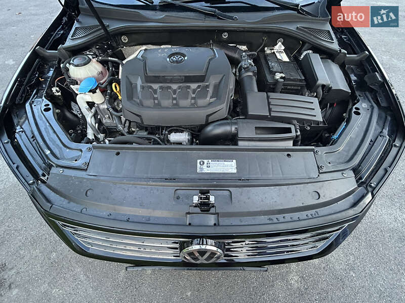 Седан Volkswagen Passat 2019 в Ровно