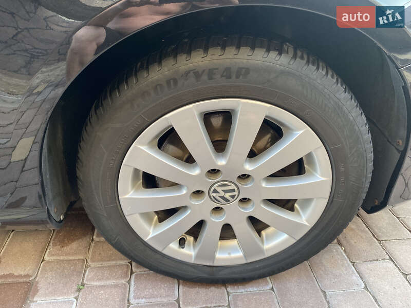 Универсал Volkswagen Passat 2011 в Бучаче