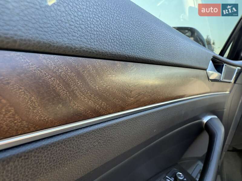 Седан Volkswagen Passat 2018 в Тернополе