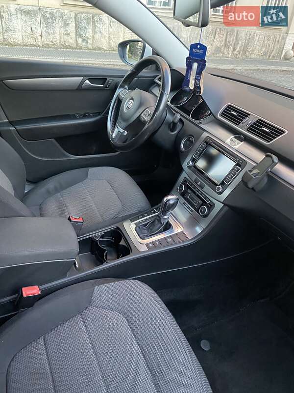 Универсал Volkswagen Passat 2011 в Ужгороде