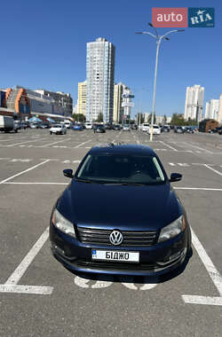 Седан Volkswagen Passat 2012 в Києві