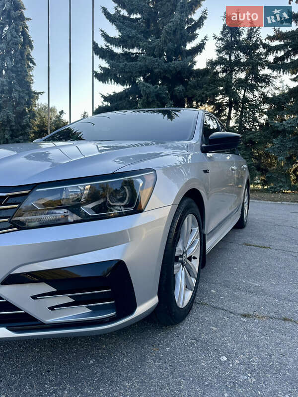 Седан Volkswagen Passat 2016 в Лозовой фото 21 Седан Volkswagen Passat 2016 в Лозовой