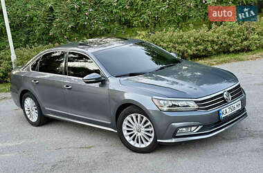 Седан Volkswagen Passat 2016 в Києві
