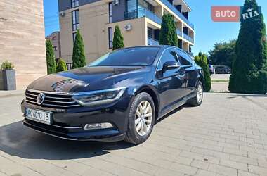 Седан Volkswagen Passat 2018 в Ужгороді