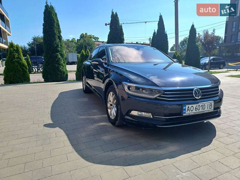Седан Volkswagen Passat 2018 в Ужгороде