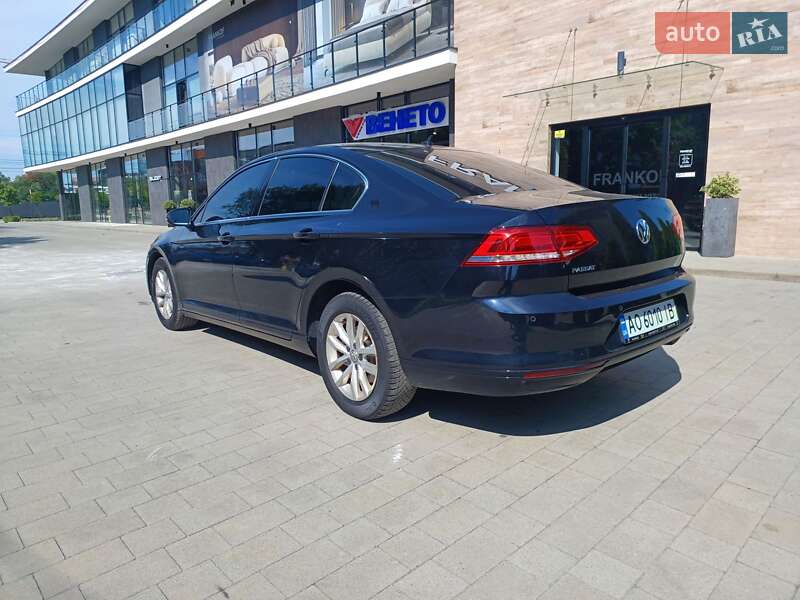 Седан Volkswagen Passat 2018 в Ужгороде