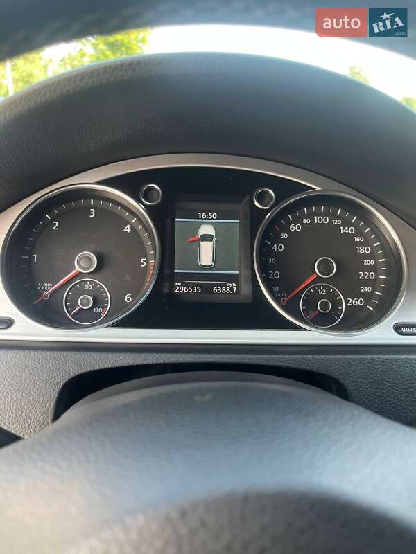 Універсал Volkswagen Passat 2012 в Ковелі