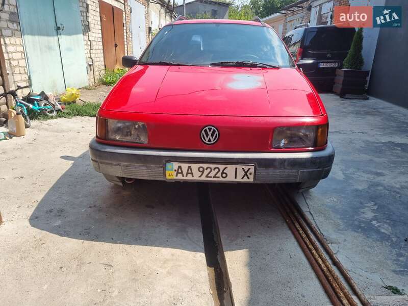 Универсал Volkswagen Passat 1992 в Умани