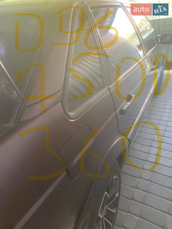 Седан Volkswagen Passat 1993 в Калиновке