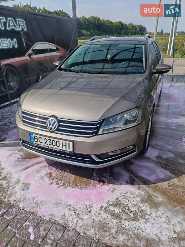 Универсал Volkswagen Passat 2011 в Львове