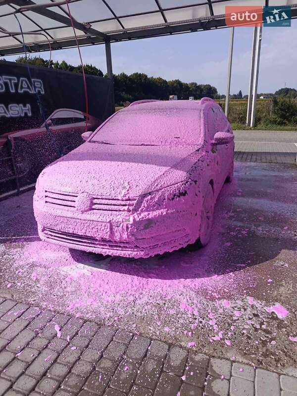 Универсал Volkswagen Passat 2011 в Львове