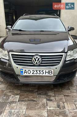 Універсал Volkswagen Passat 2008 в Ужгороді