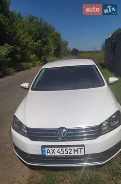 Седан Volkswagen Passat 2014 в Зміїві
