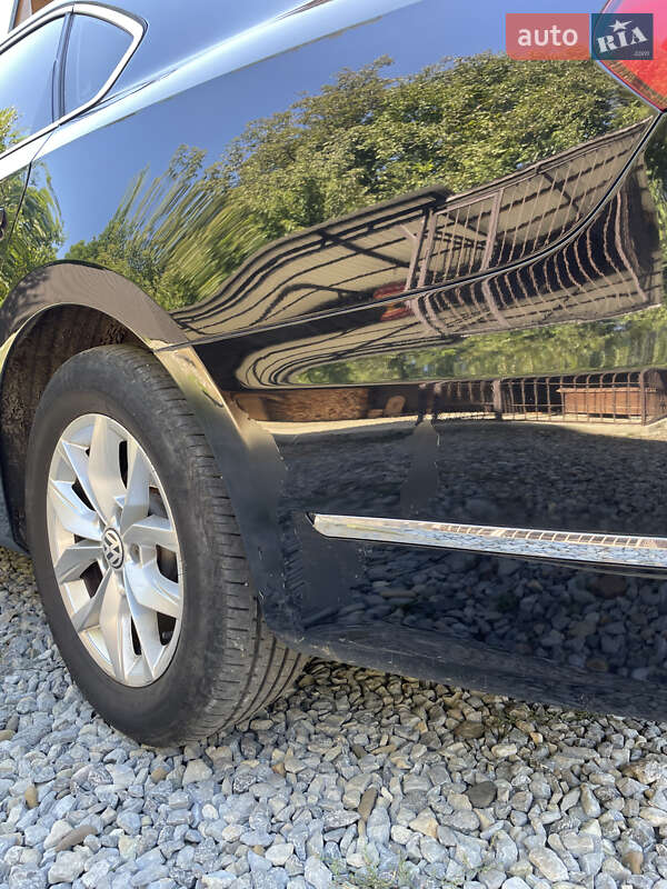 Седан Volkswagen Passat 2016 в Черновцах