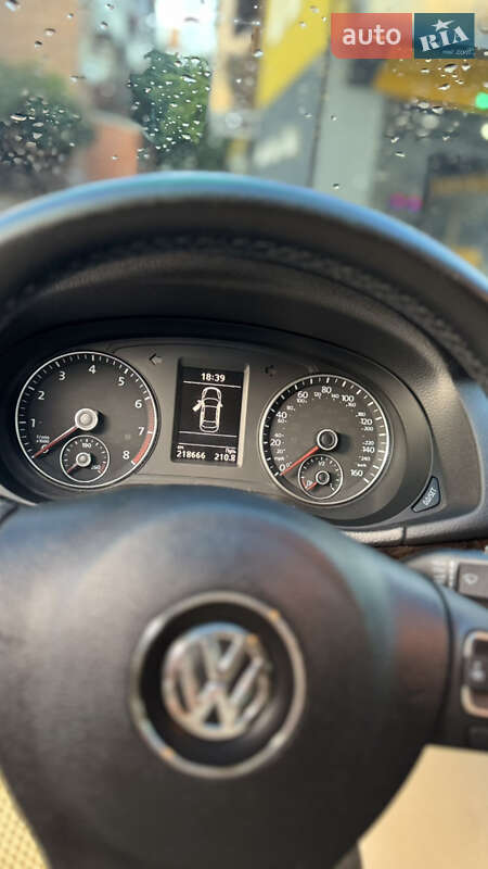 Седан Volkswagen Passat 2014 в Харькове