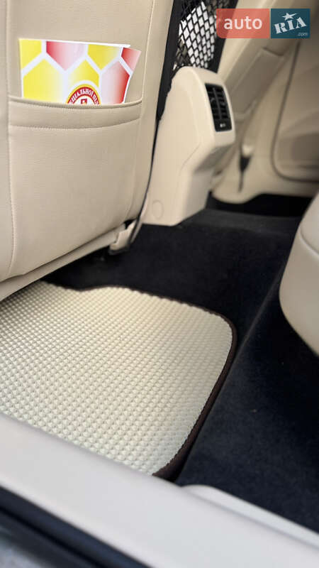 Седан Volkswagen Passat 2014 в Харькове