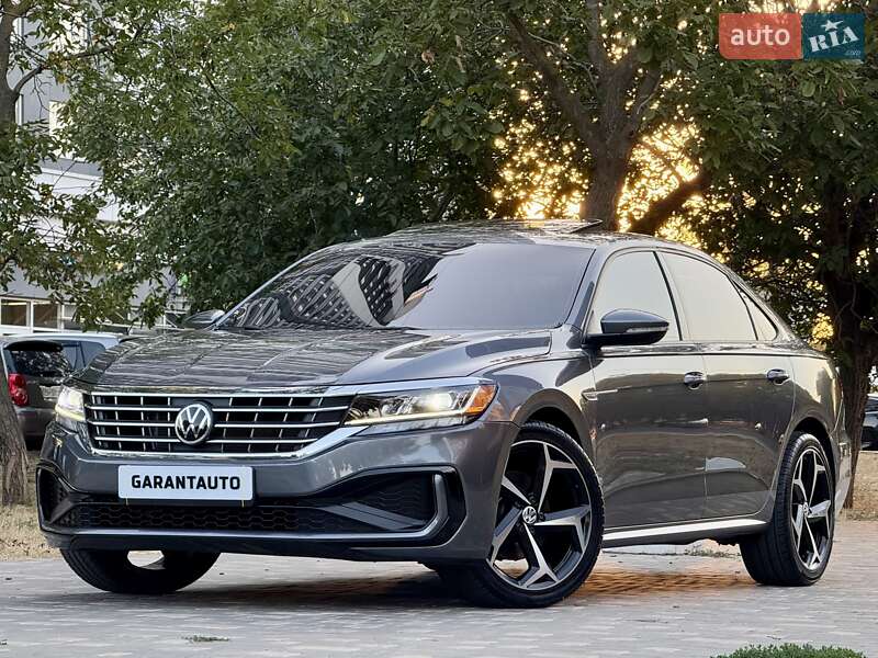 Седан Volkswagen Passat 2020 в Одессе