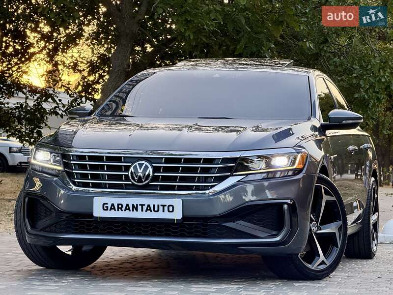 Седан Volkswagen Passat 2020 в Одессе