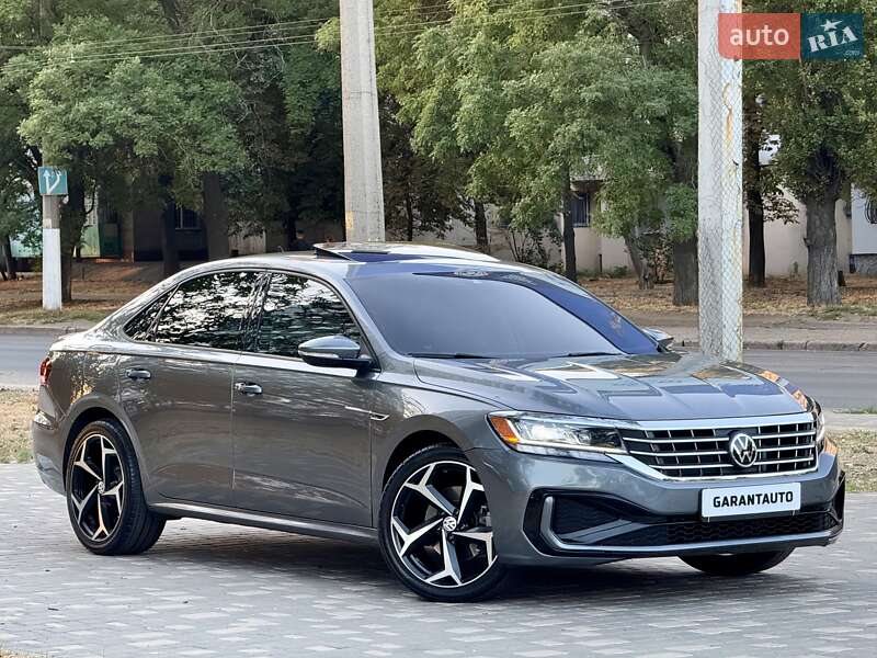 Седан Volkswagen Passat 2020 в Одессе