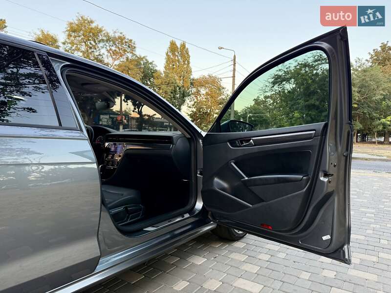 Седан Volkswagen Passat 2020 в Одессе