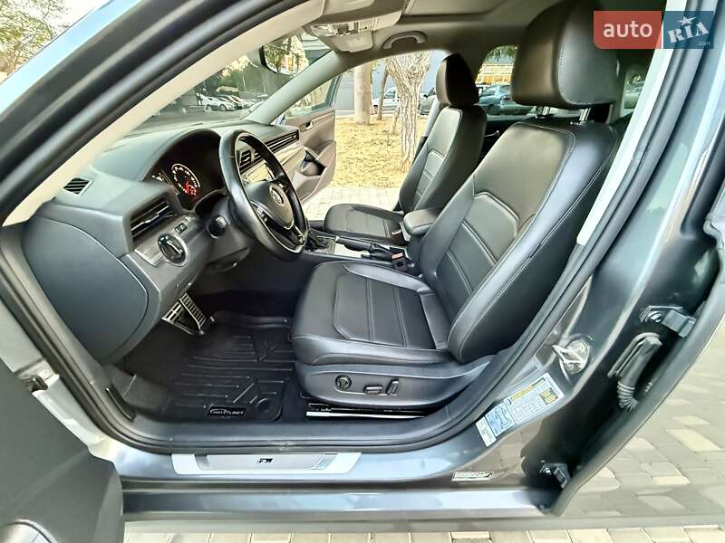 Седан Volkswagen Passat 2020 в Одессе