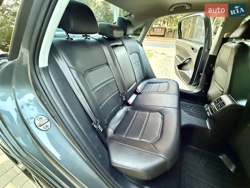 Седан Volkswagen Passat 2020 в Одессе