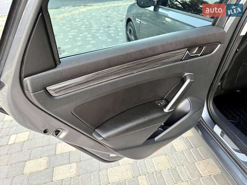 Седан Volkswagen Passat 2020 в Одессе