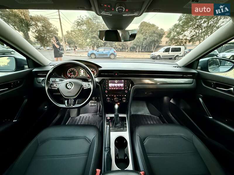 Седан Volkswagen Passat 2020 в Одессе