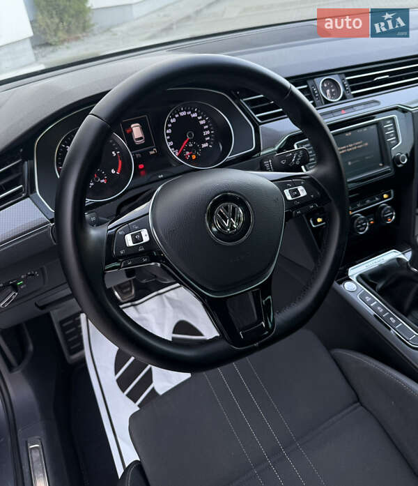 Универсал Volkswagen Passat 2017 в Житомире фото 32 Универсал Volkswagen Passat 2017 в Житомире