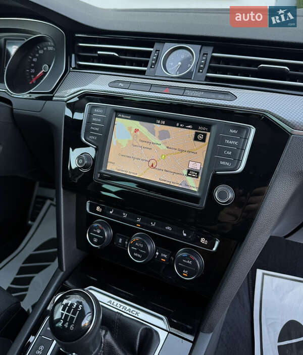 Универсал Volkswagen Passat 2017 в Житомире фото 44 Универсал Volkswagen Passat 2017 в Житомире