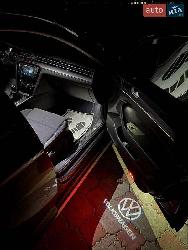 Универсал Volkswagen Passat 2017 в Житомире фото 76 Универсал Volkswagen Passat 2017 в Житомире