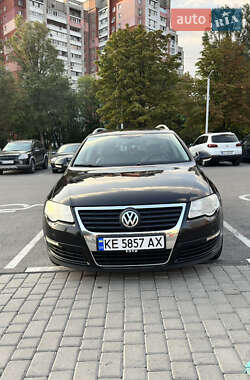 Универсал Volkswagen Passat 2010 в Днепре