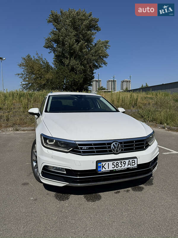 Универсал Volkswagen Passat 2018 в Киеве
