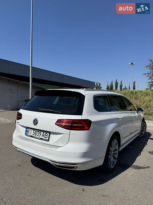 Универсал Volkswagen Passat 2018 в Киеве