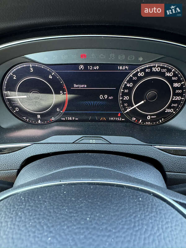 Универсал Volkswagen Passat 2018 в Киеве